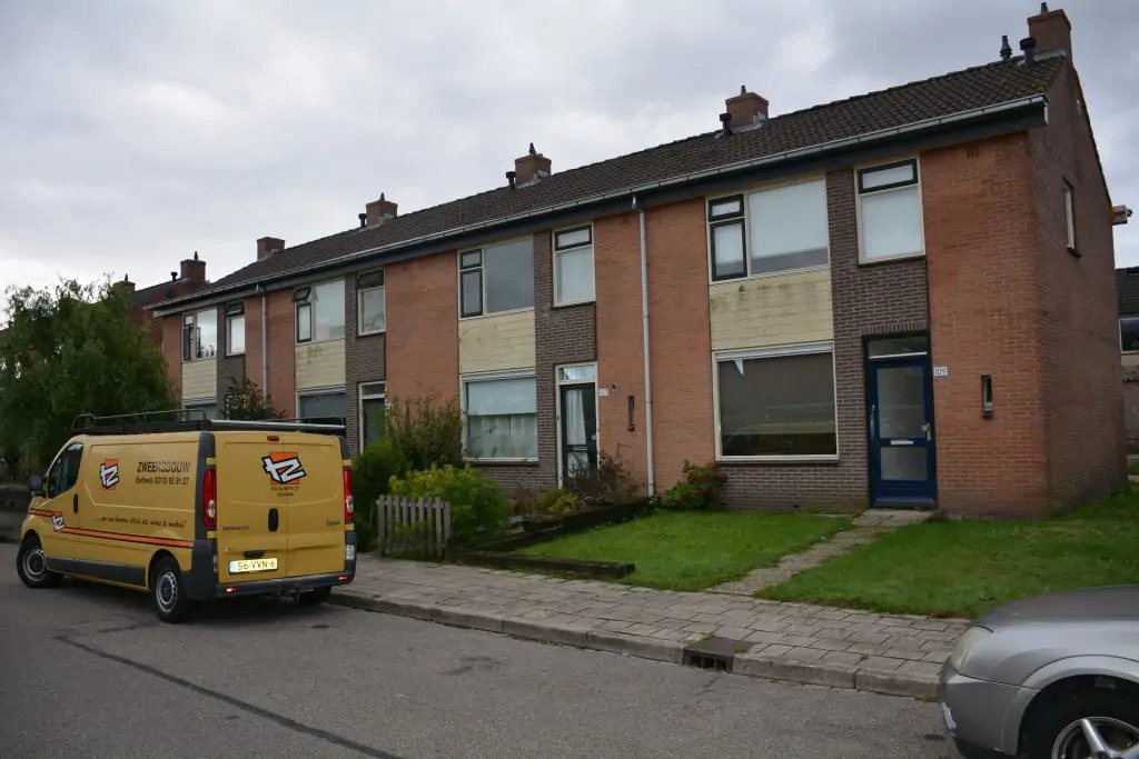 Woningcorporaties en utiliteitsbouw door Zweersbouw BV - voor de tijd
